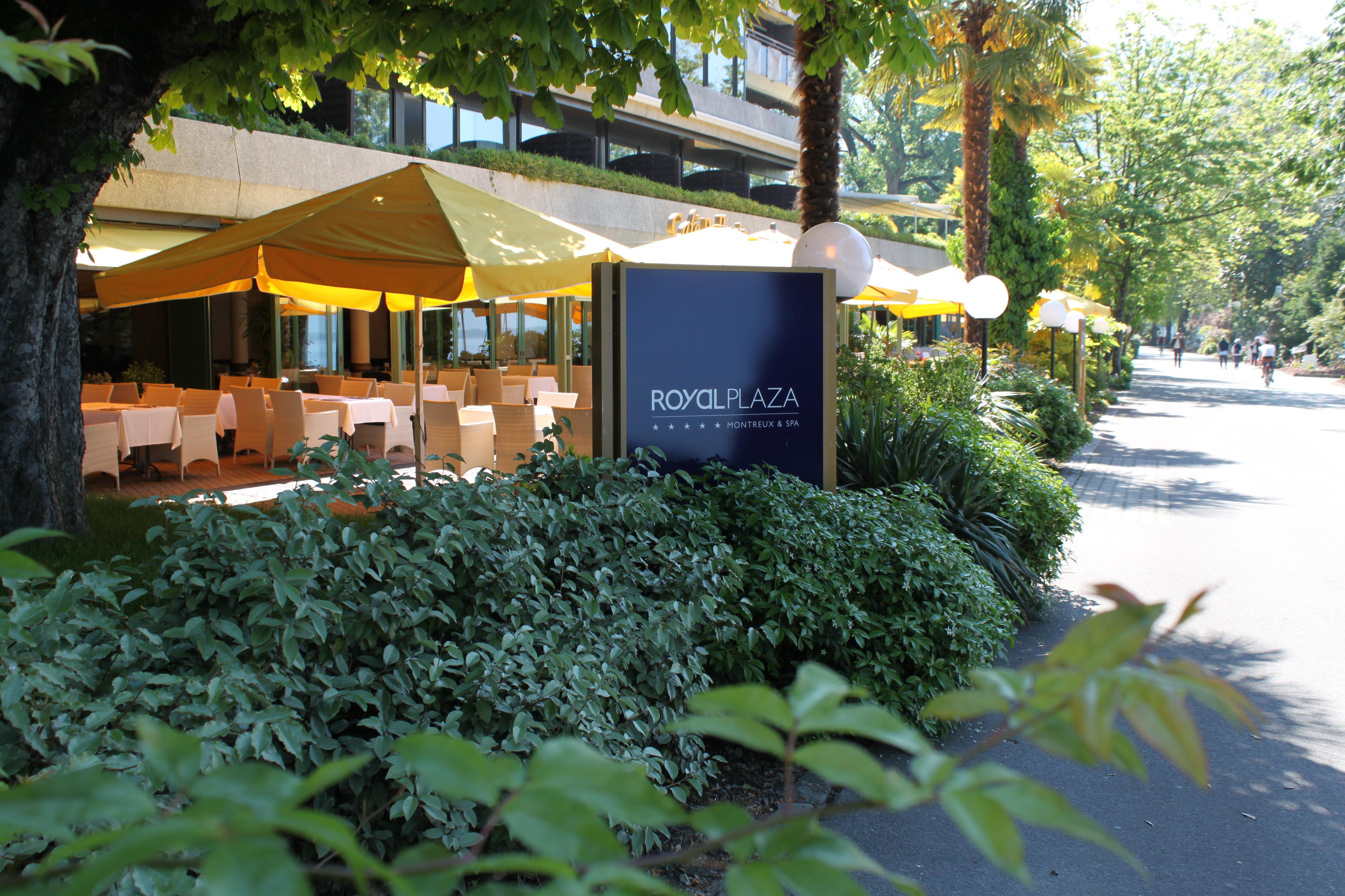 Royal Plaza Montreux Hotel Bagian luar foto